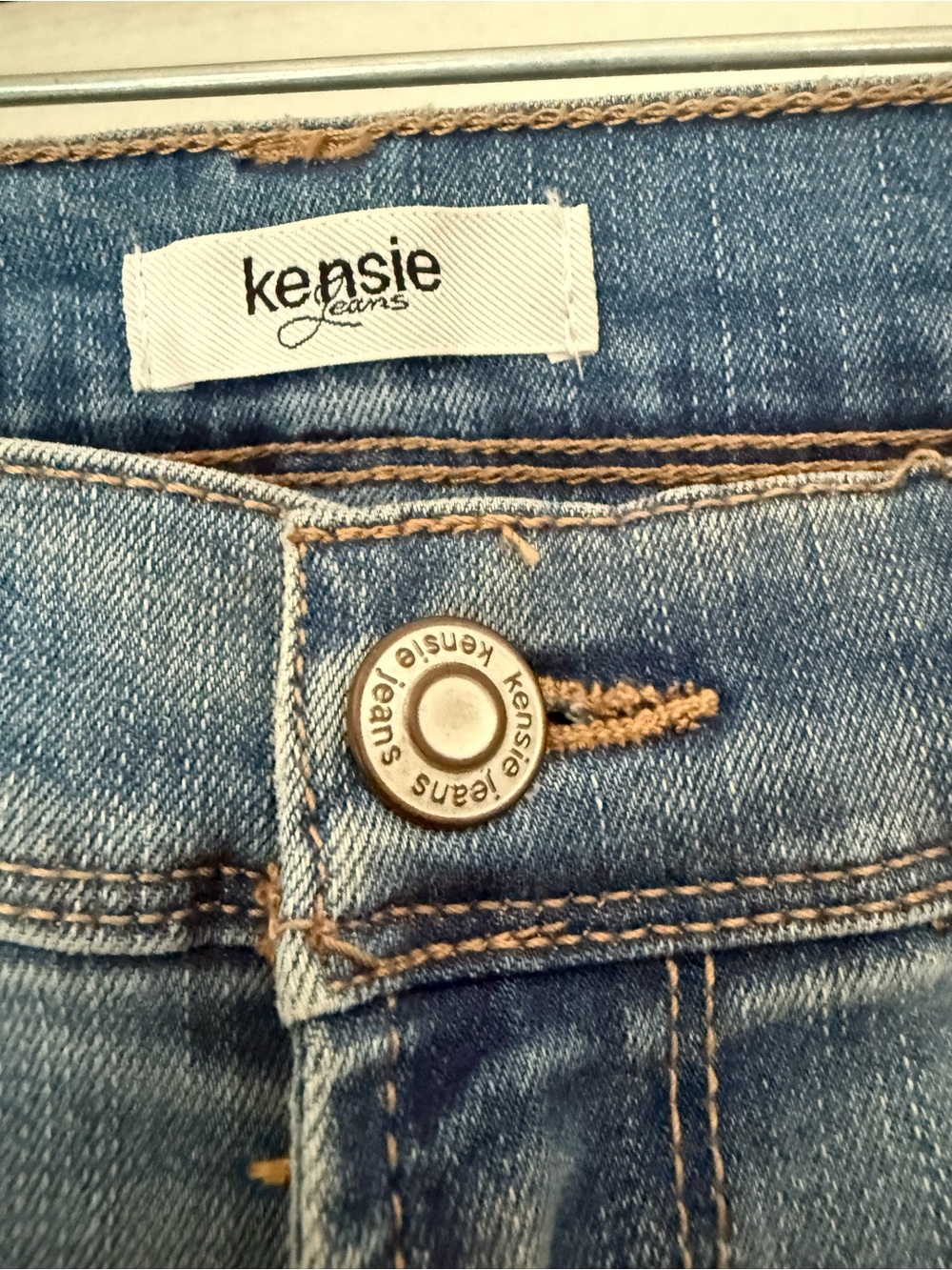 Kensie Light Blue Cropped Denim Jeans